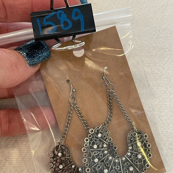 💐5/25 large bold rhinestone statement silver tone chain teardrop earrings - Picture 7 of 7